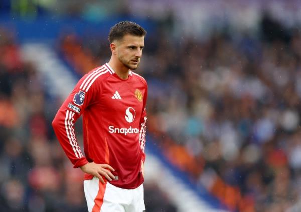 曼聯(lián)最水7號??芒特6420萬加盟1年半1球1助，首發(fā)踢13分鐘又傷了